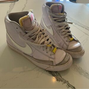 Nike Mid Blazer 77 in Violet Digital Pink women’s size 8.5/EU 40